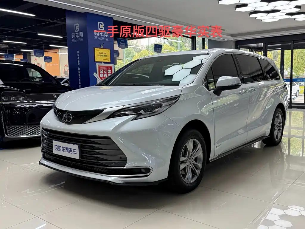Toyota Sienna — фото 2