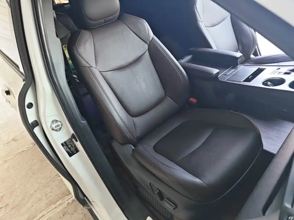 Toyota Sienna — фото 25