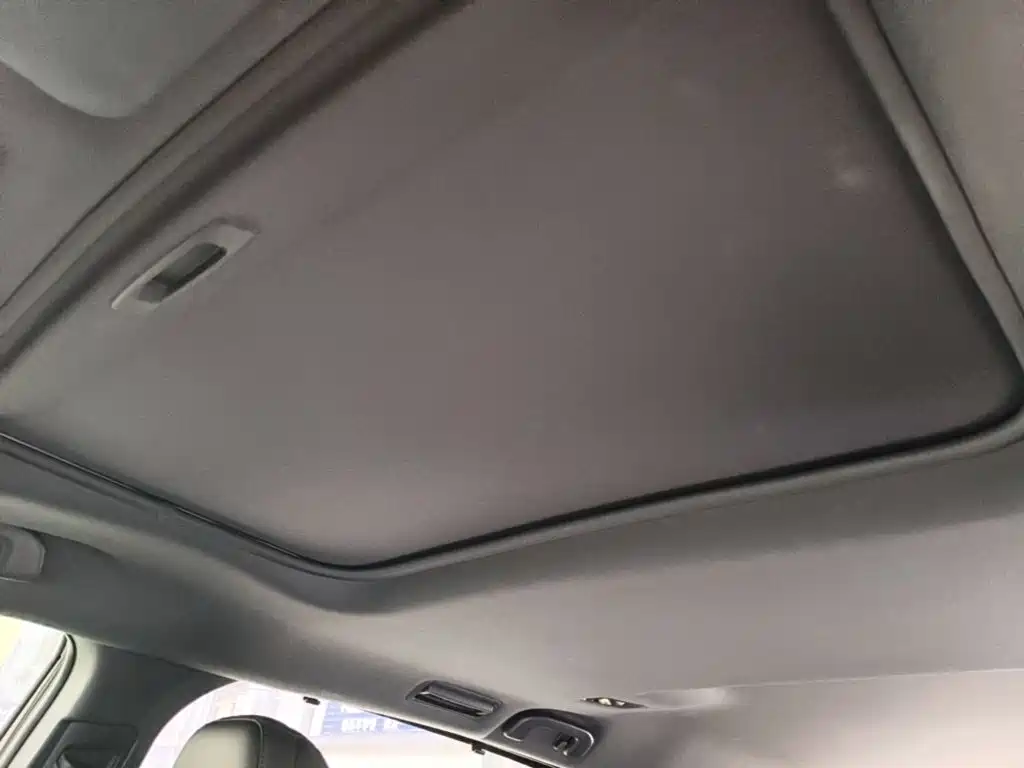 Toyota Sienna — фото 18