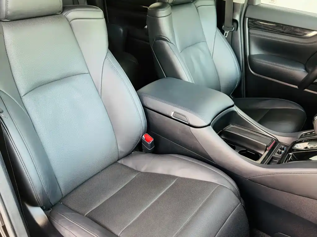 Toyota Vellfire — фото 14