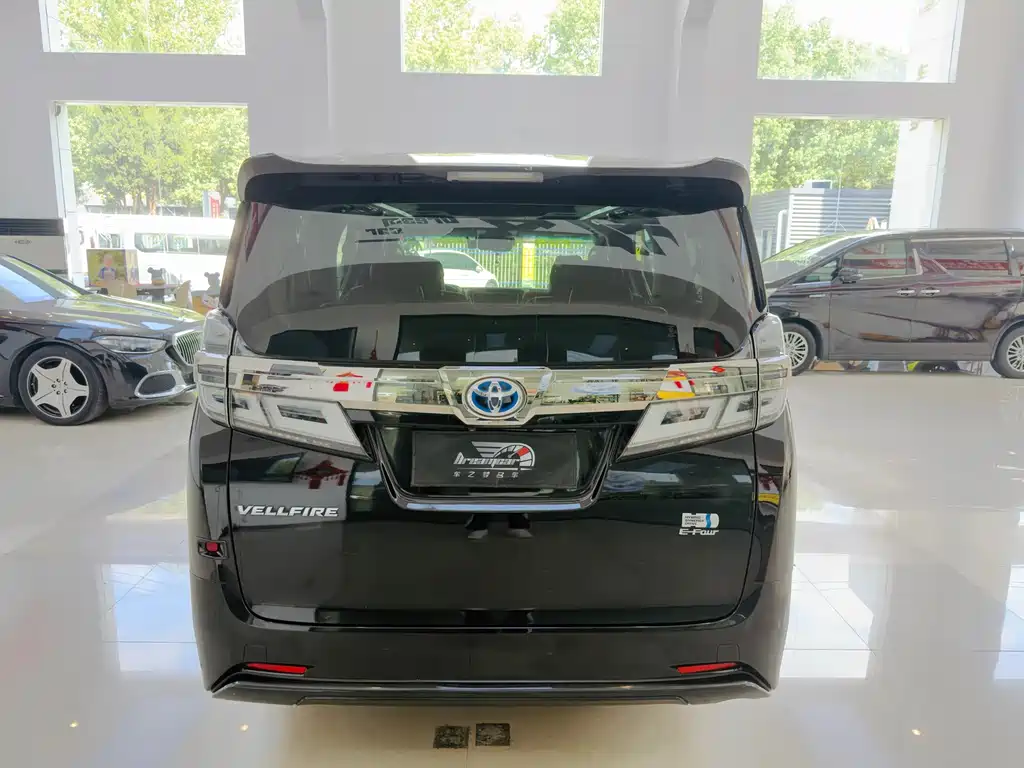 Toyota Vellfire — фото 5