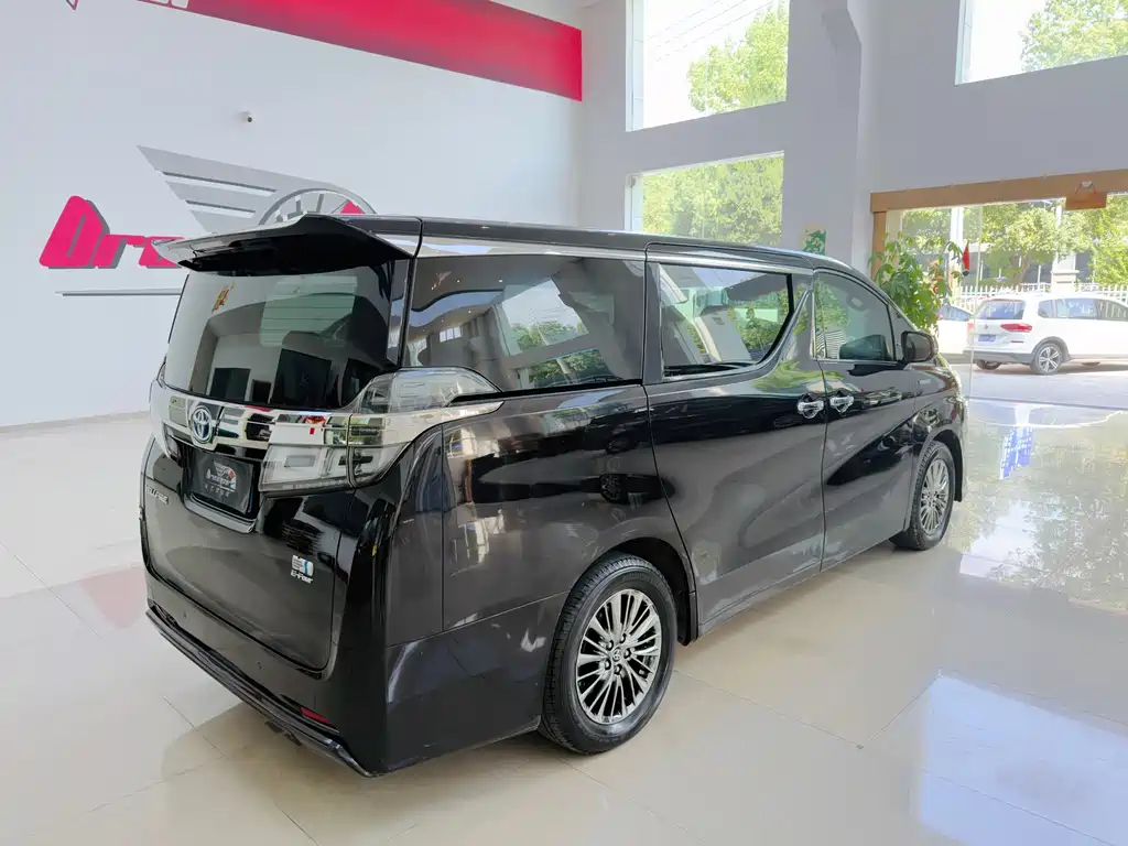 Toyota Vellfire — фото 6