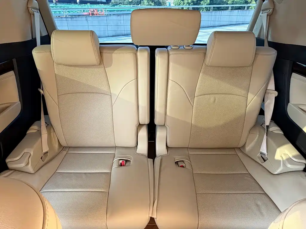 Toyota Alphard — фото 15