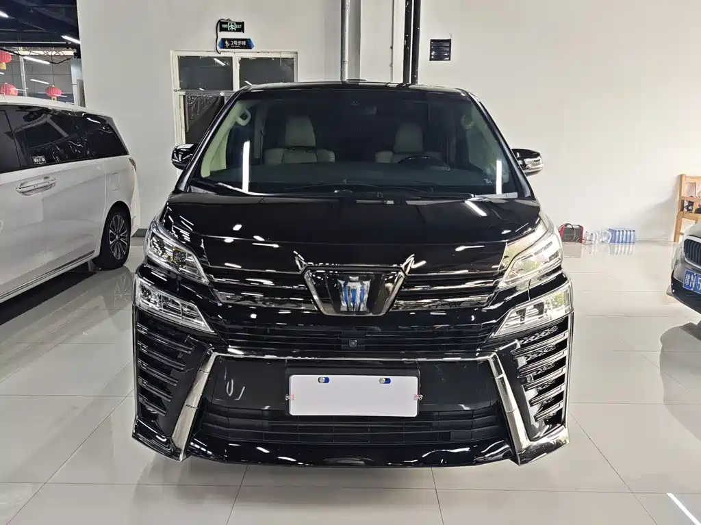 Toyota Vellfire — фото 2