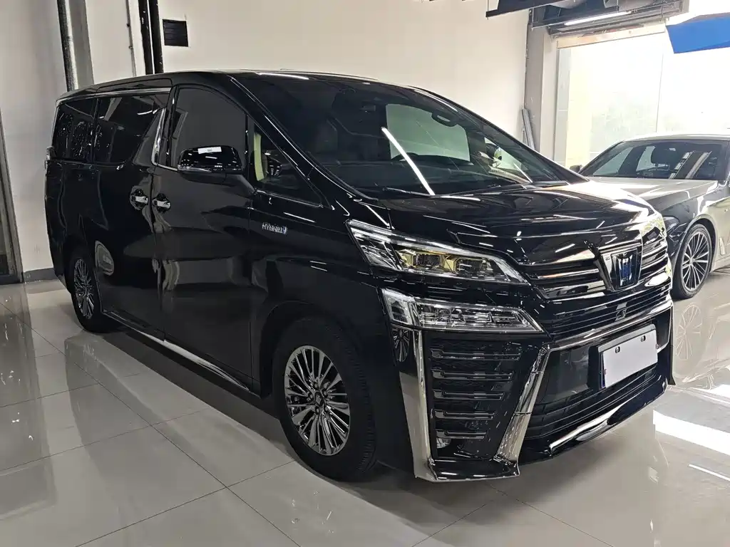 Toyota Vellfire — фото 3