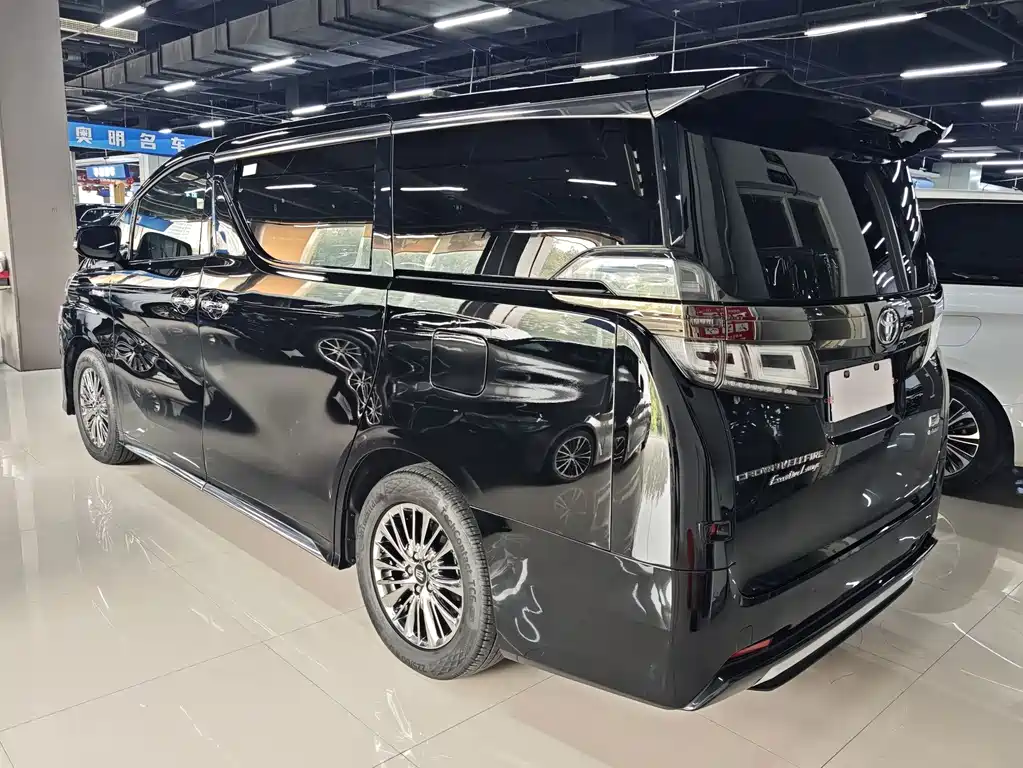 Toyota Vellfire — фото 4
