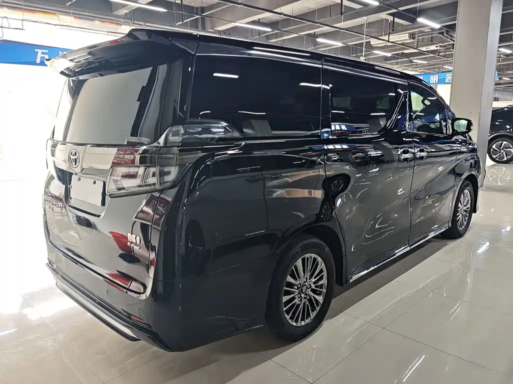 Toyota Vellfire — фото 5