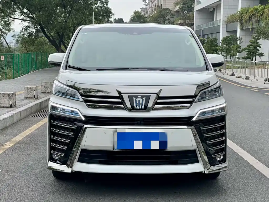Toyota Vellfire — фото 2