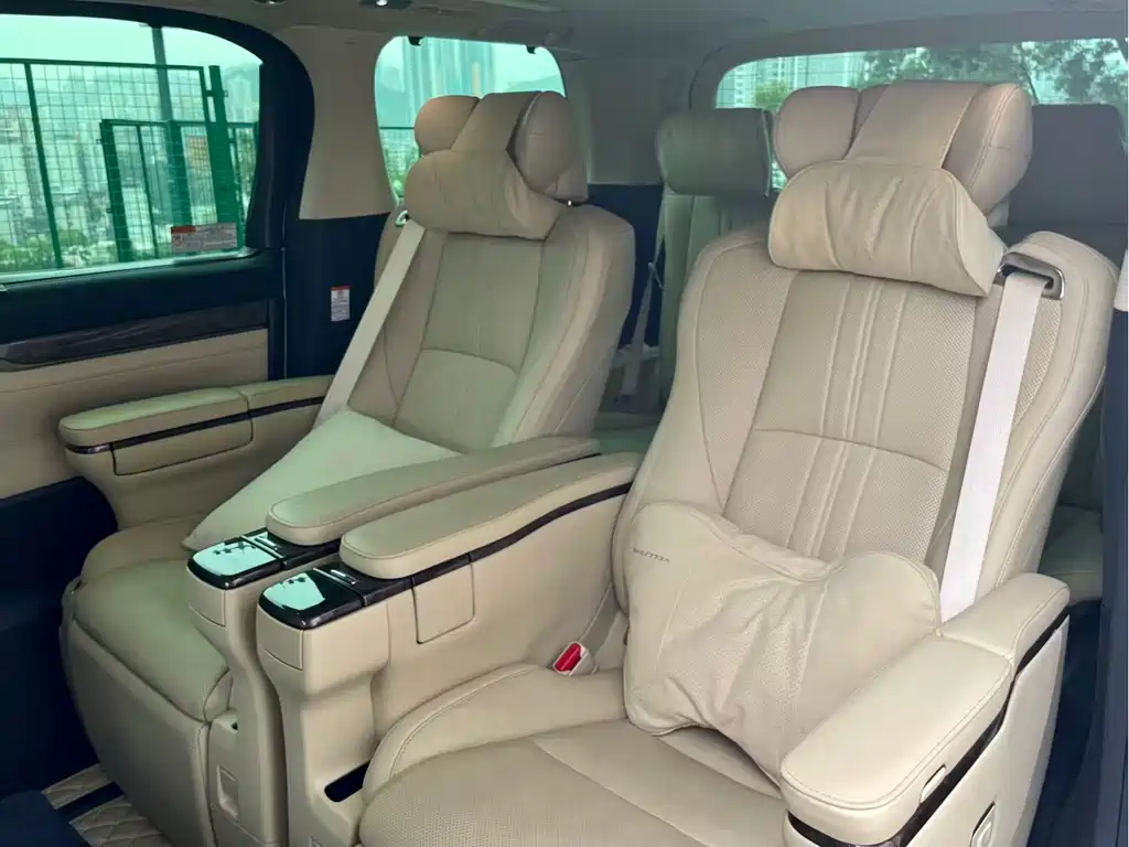 Toyota Vellfire — фото 6