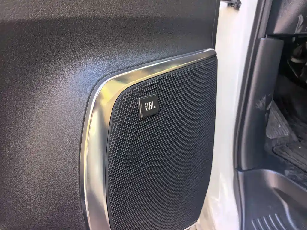 Toyota Alphard — фото 15