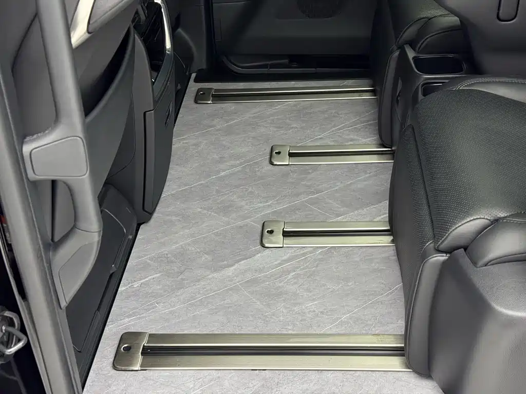 Toyota Vellfire — фото 11