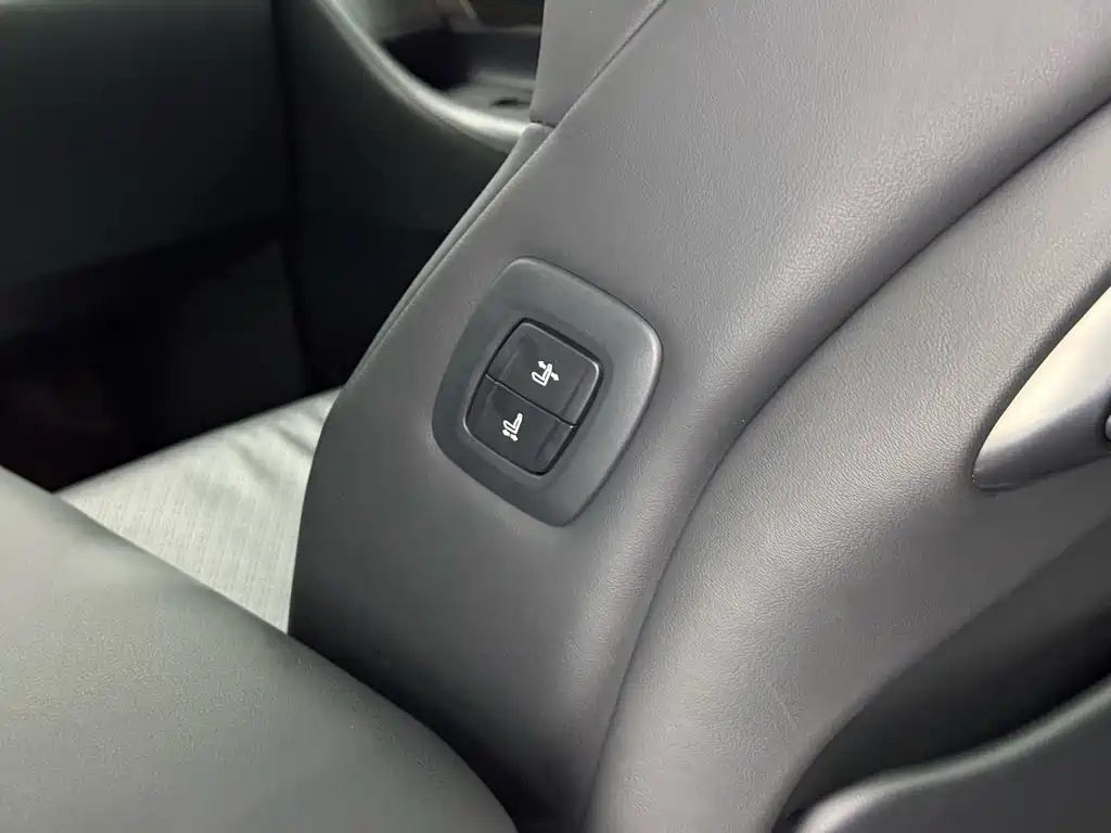 Toyota Vellfire — фото 14