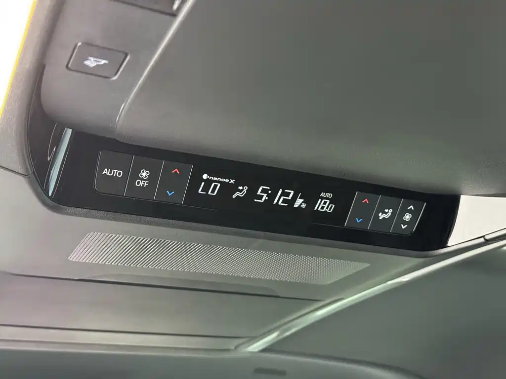 Toyota Vellfire — фото 15