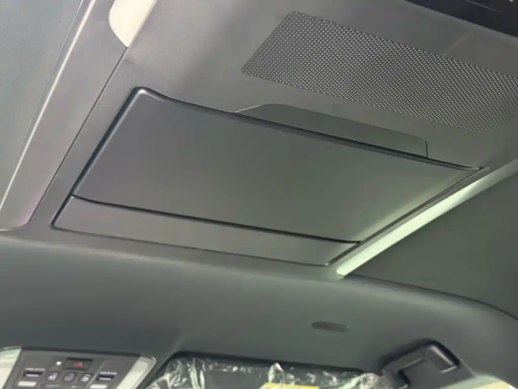 Toyota Vellfire — фото 18