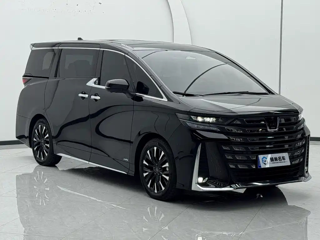 Toyota Vellfire — фото 3