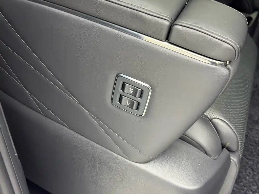 Toyota Vellfire — фото 26