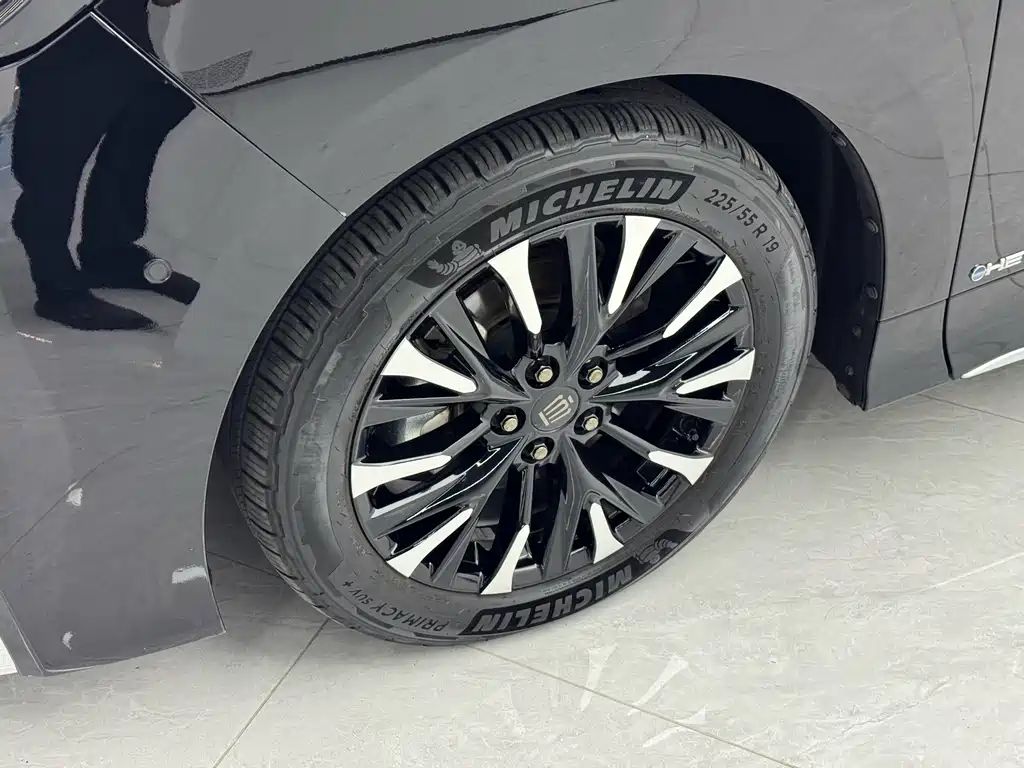 Toyota Vellfire — фото 30