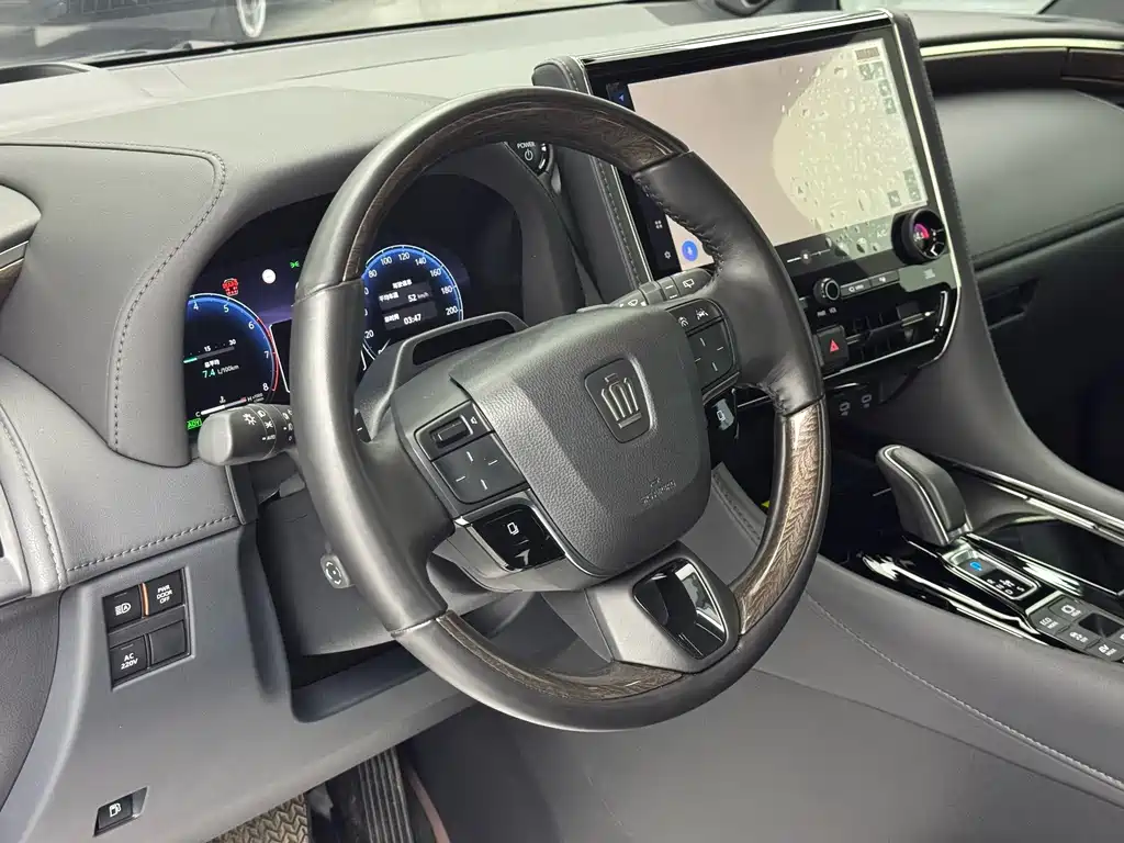 Toyota Vellfire — фото 4
