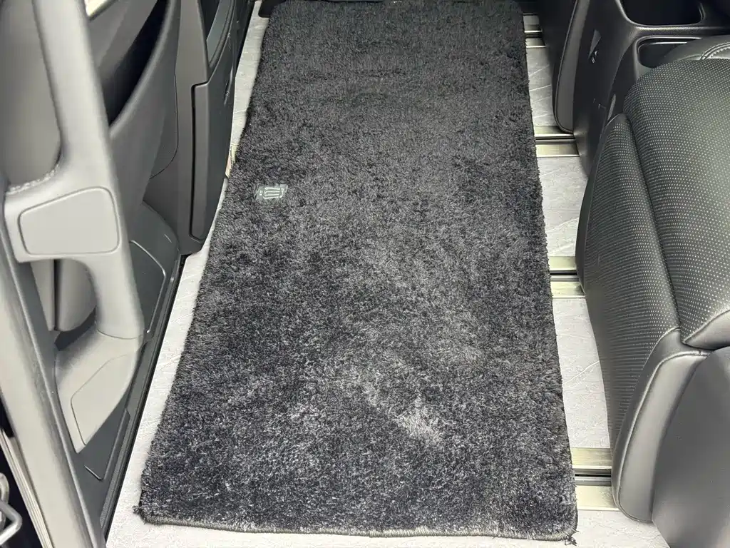 Toyota Vellfire — фото 9