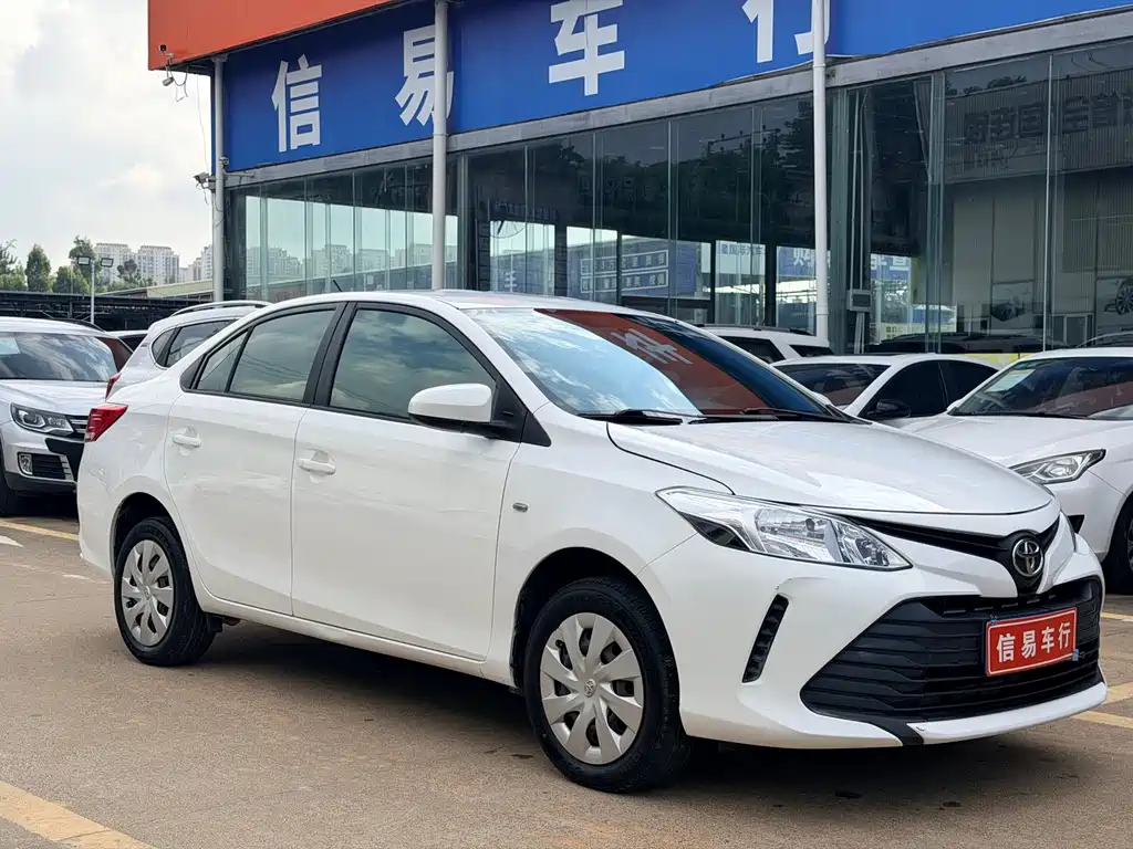 Toyota Vios — фото 3