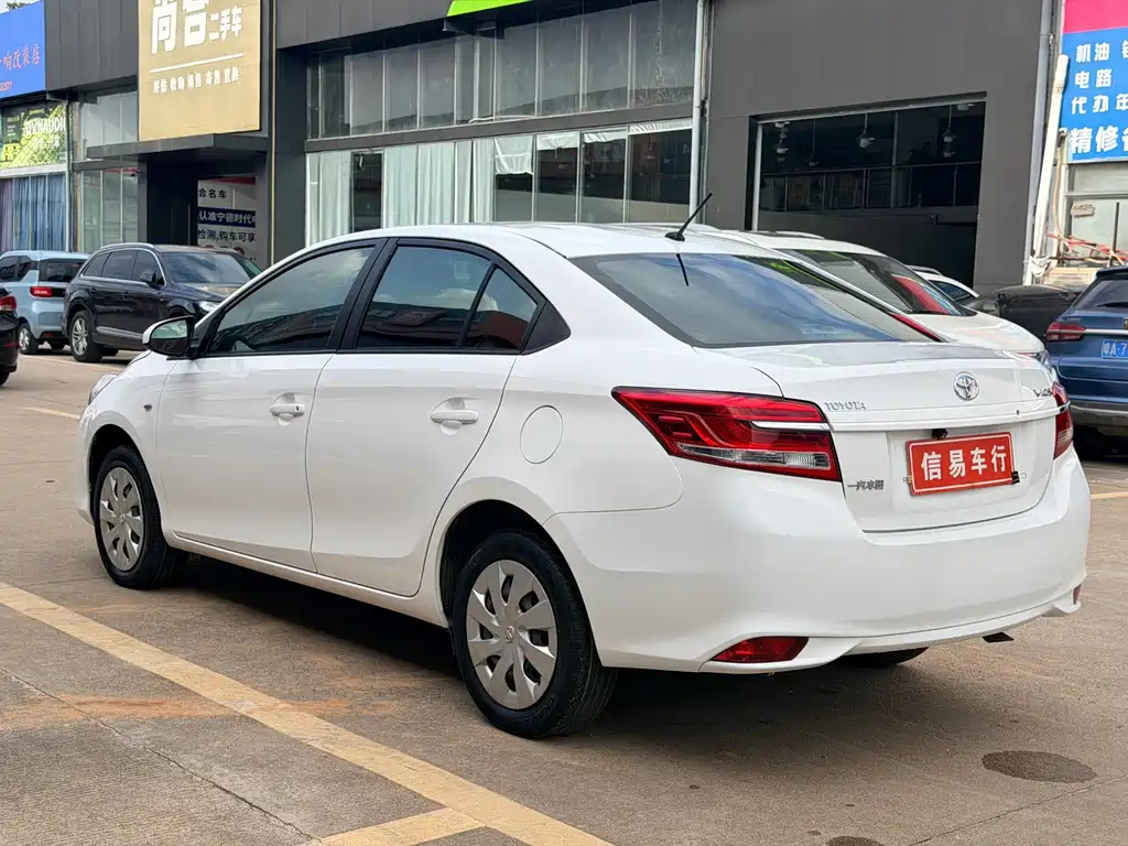 Toyota Vios — фото 6
