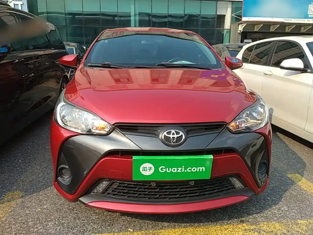 Toyota Yaris L — фото 3