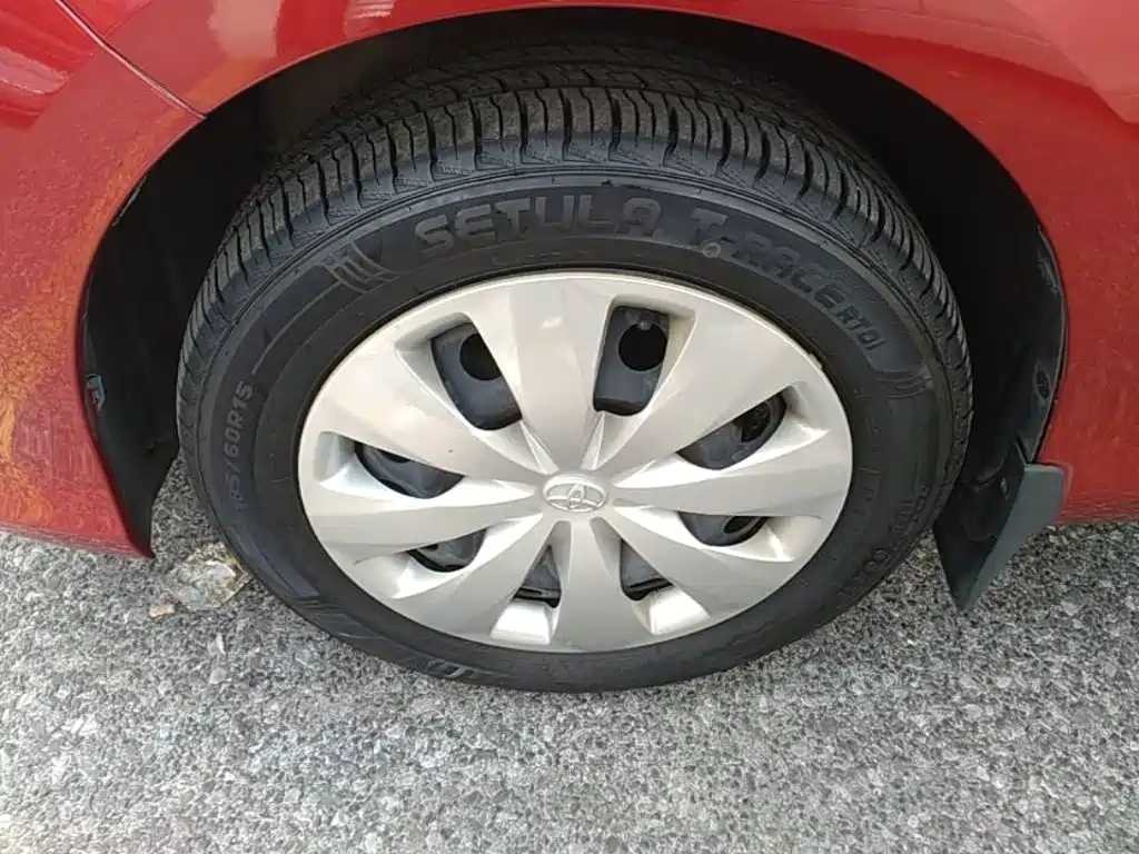 Toyota Yaris L — фото 23