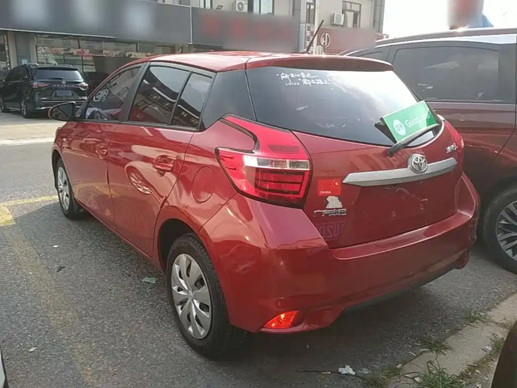 Toyota Yaris L — фото 5