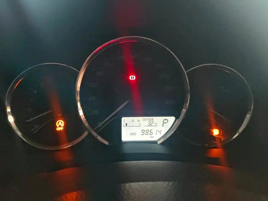 Toyota Corolla — фото 14