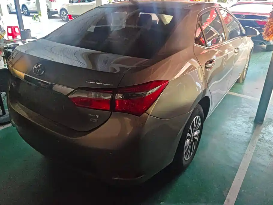 Toyota Corolla — фото 3