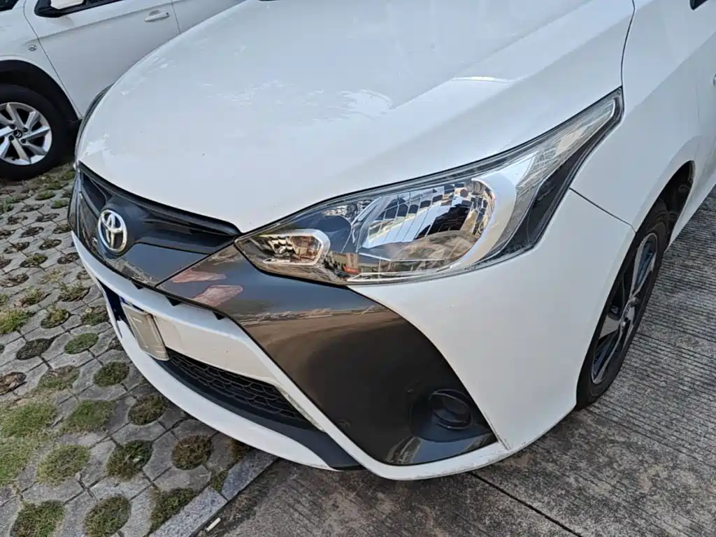 Toyota Yaris L — фото 24