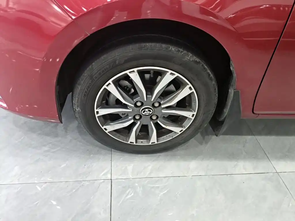 Toyota Yaris L — фото 23