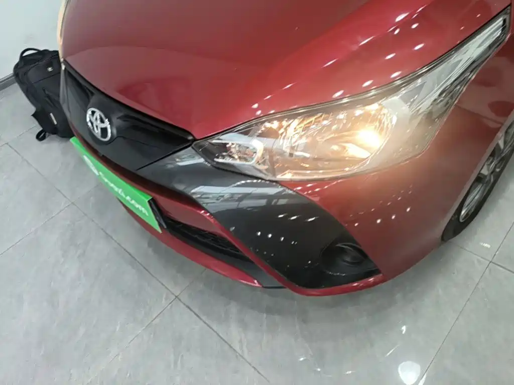 Toyota Yaris L — фото 24