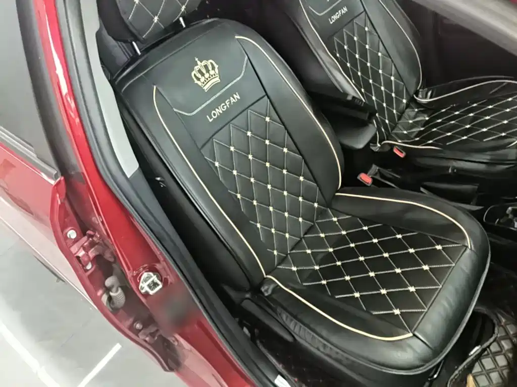 Toyota Yaris L — фото 25
