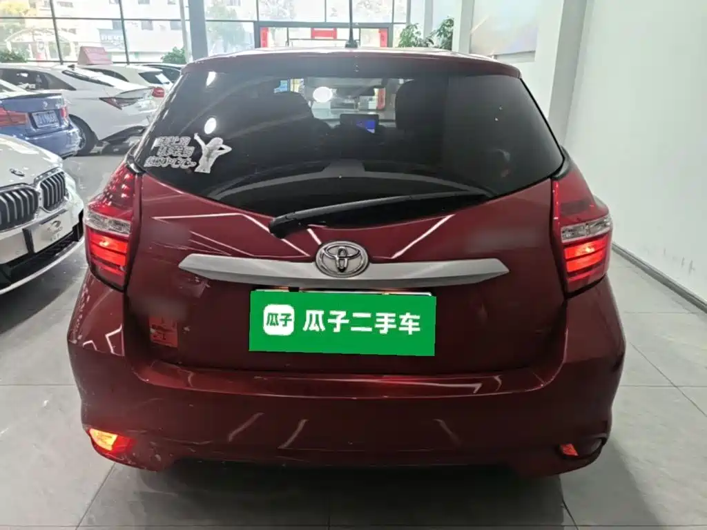 Toyota Yaris L — фото 6