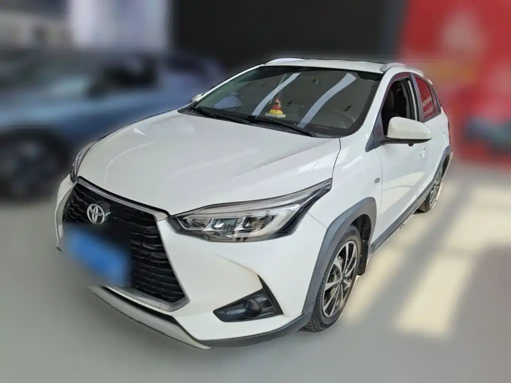 Toyota Yaris L — фото 3