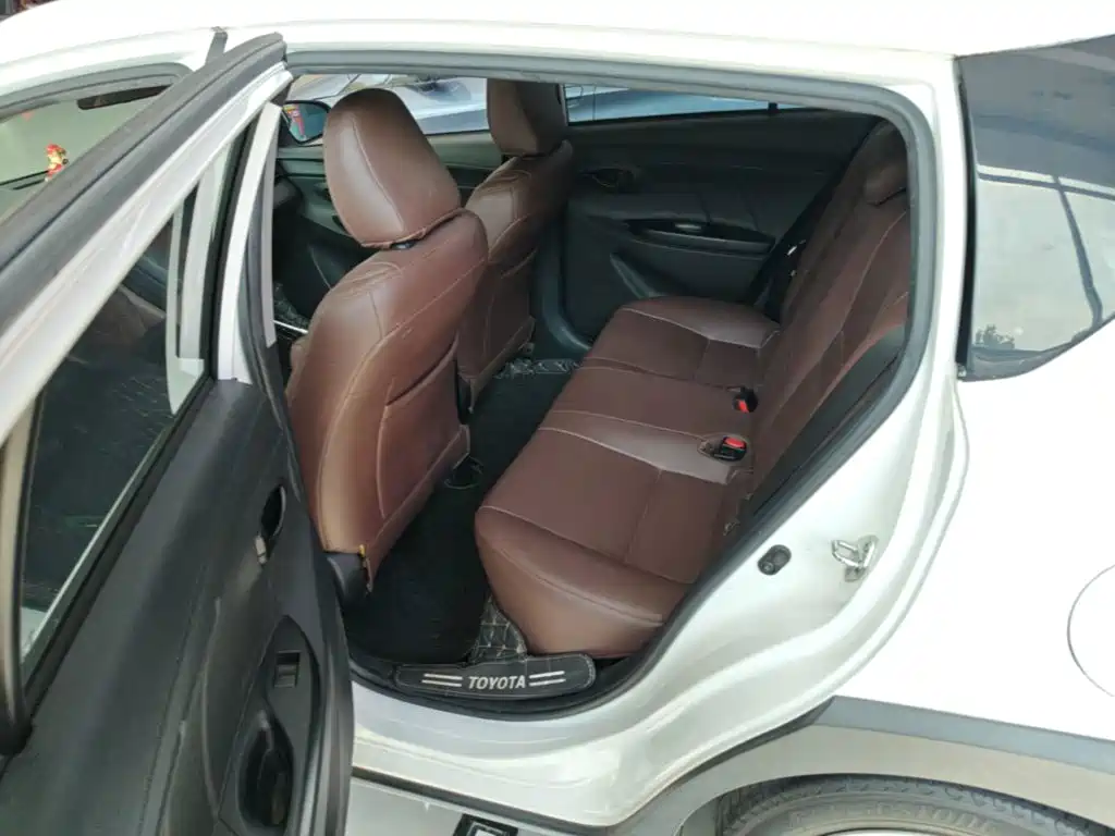 Toyota Yaris L — фото 22
