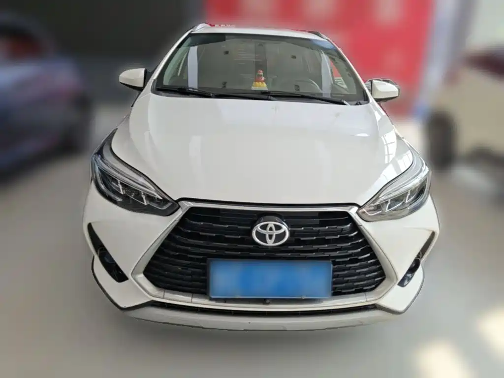 Toyota Yaris L — фото 5
