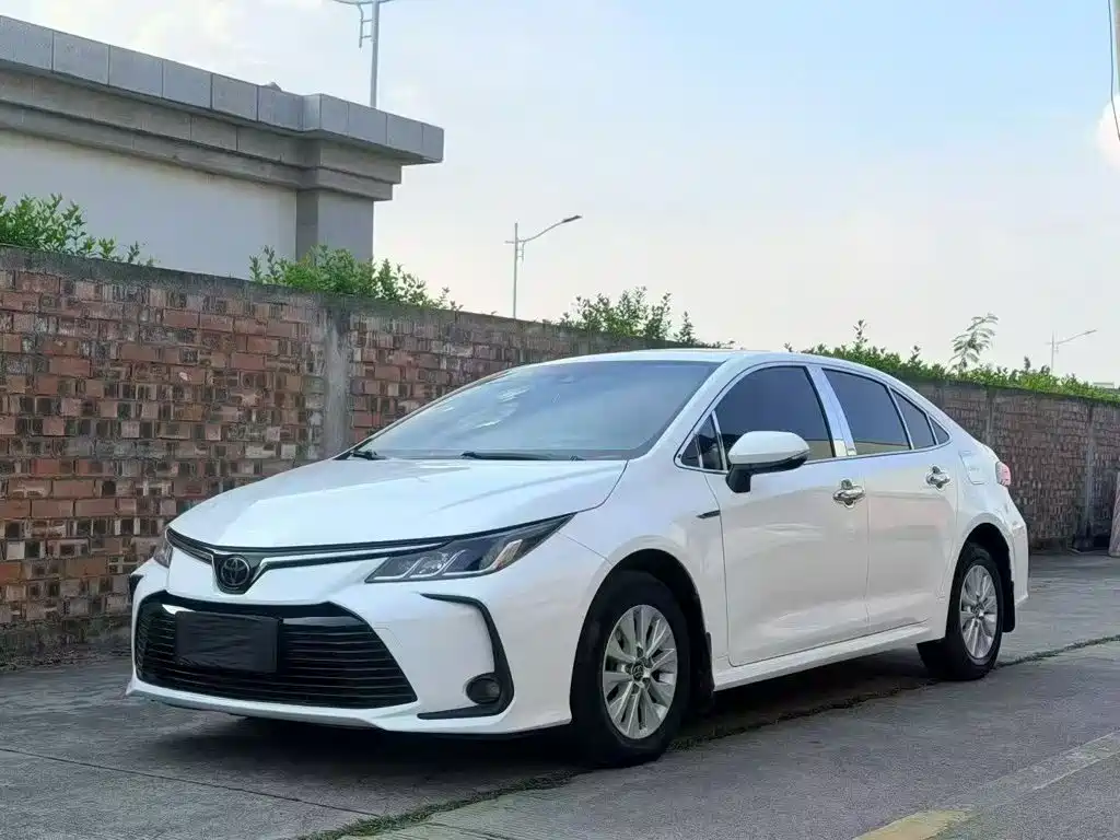 Toyota Corolla — фото 2