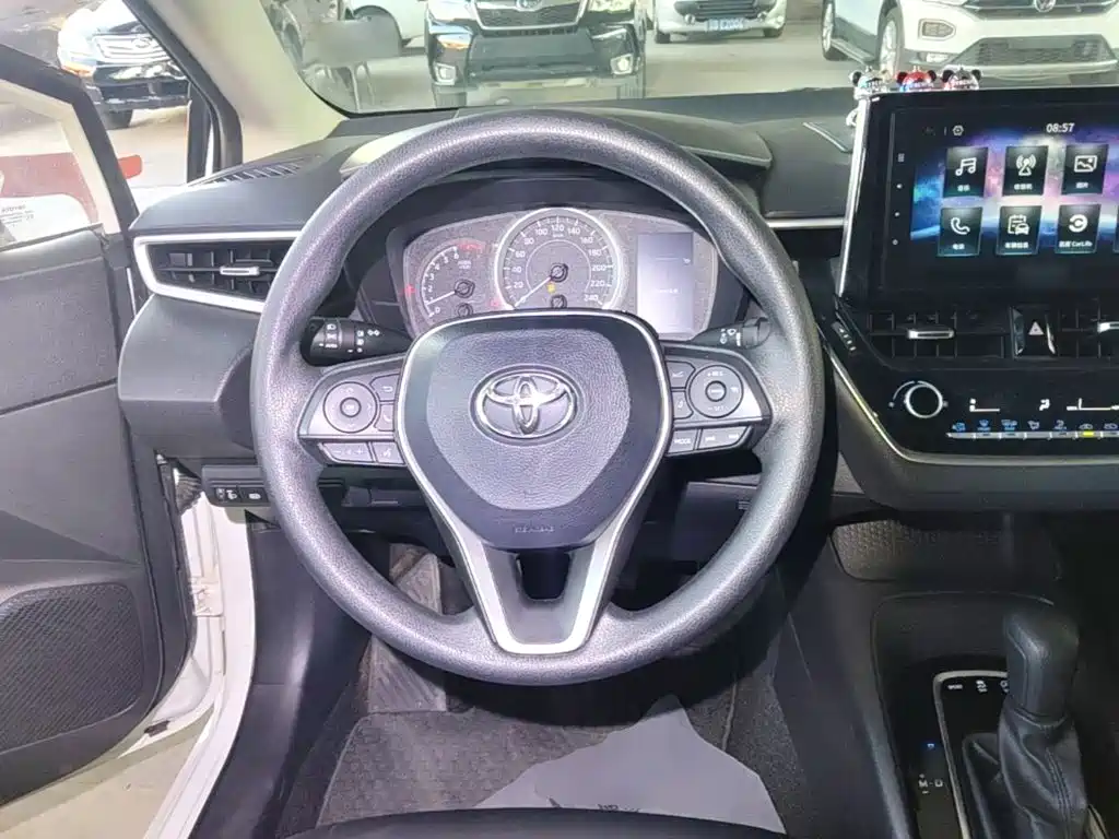 Toyota Corolla — фото 11