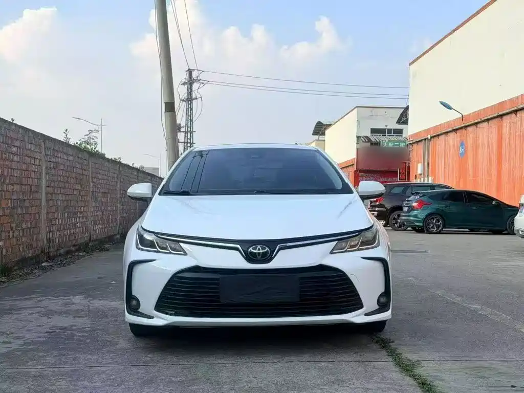 Toyota Corolla — фото 3