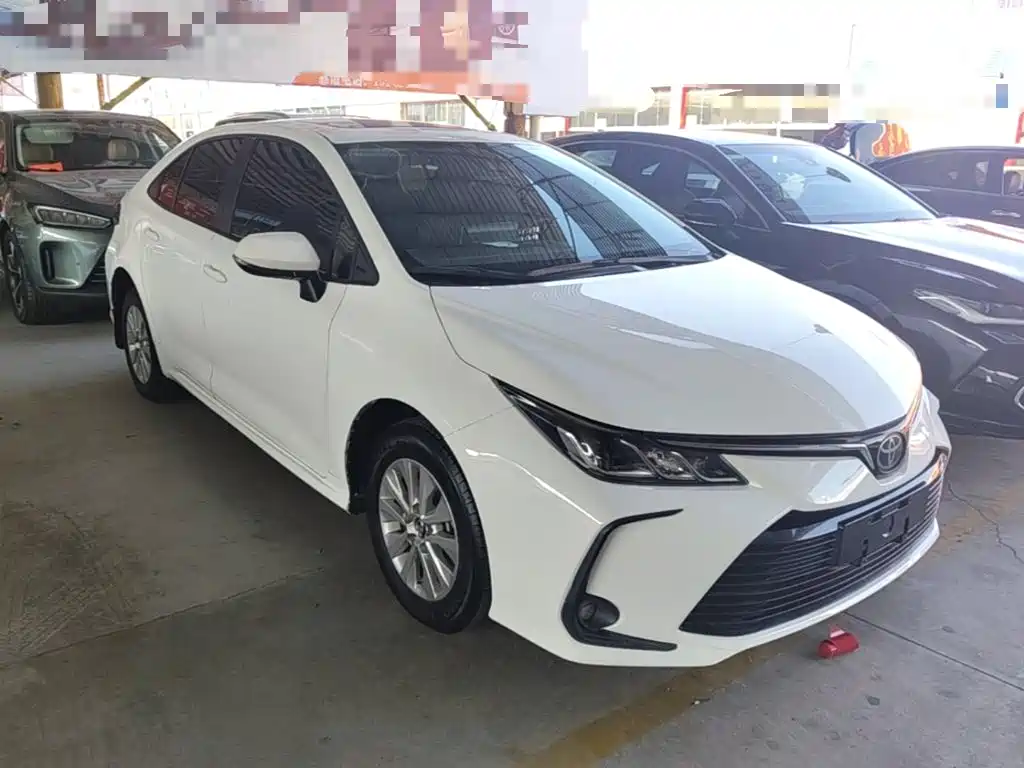 Toyota Corolla — фото 4