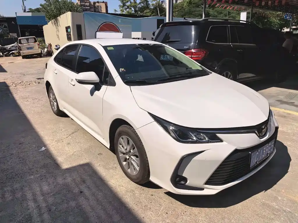 Toyota Corolla — фото 2
