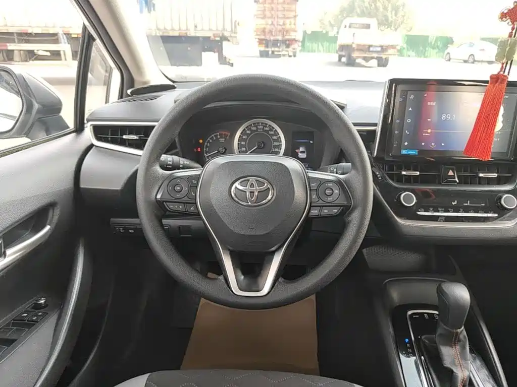 Toyota Corolla — фото 11