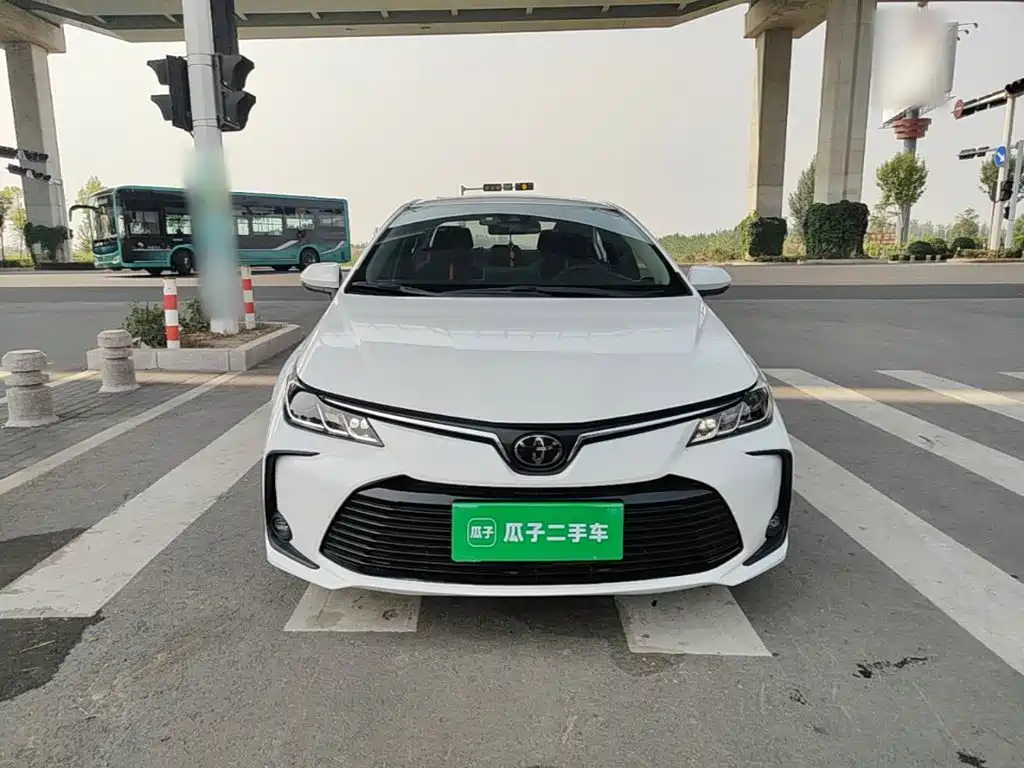 Toyota Corolla — фото 3