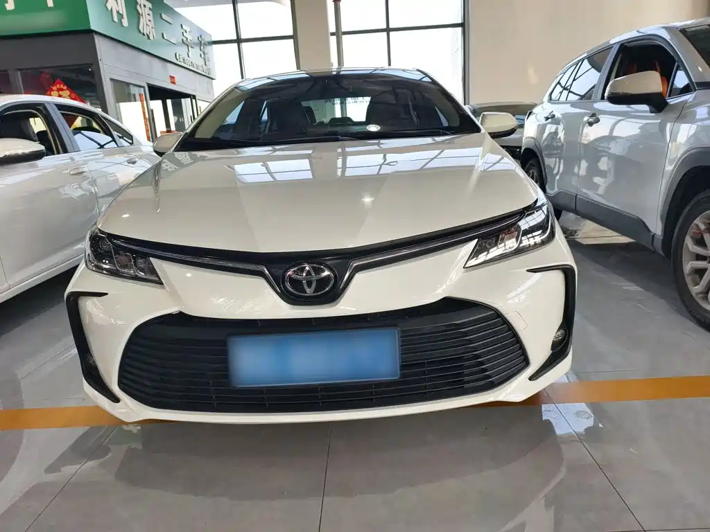 Toyota Corolla — фото 4
