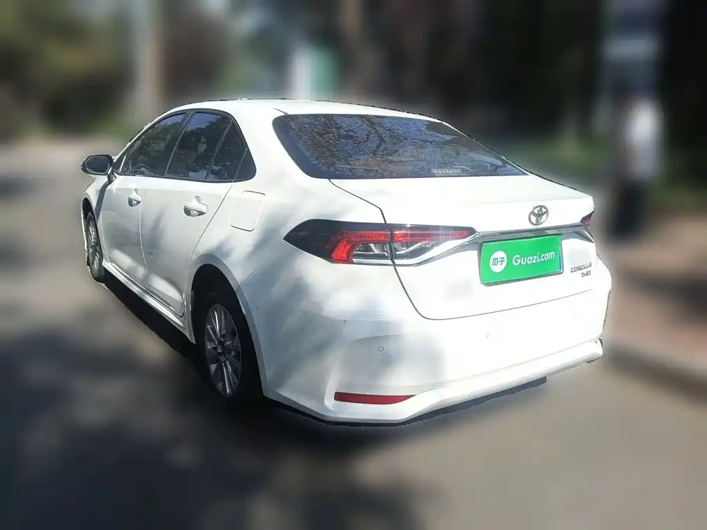 Toyota Corolla — фото 25