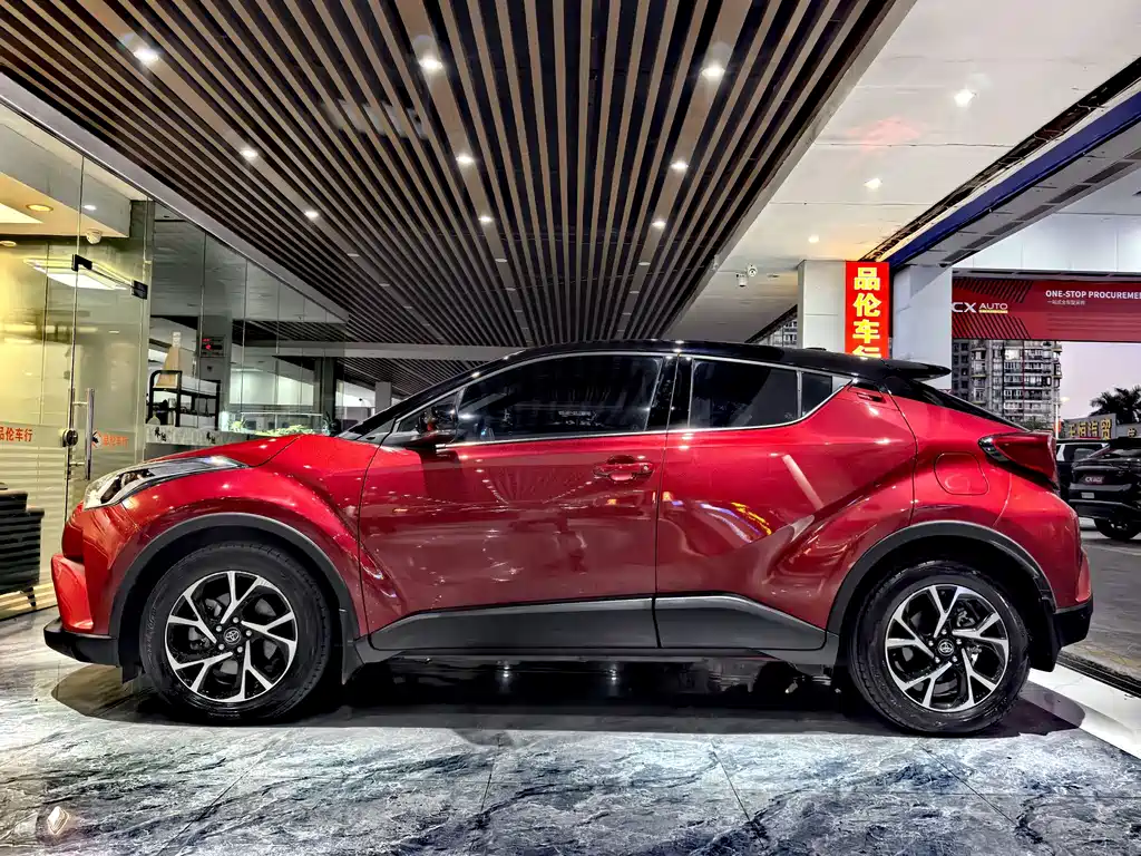 Toyota C-HR — фото 14