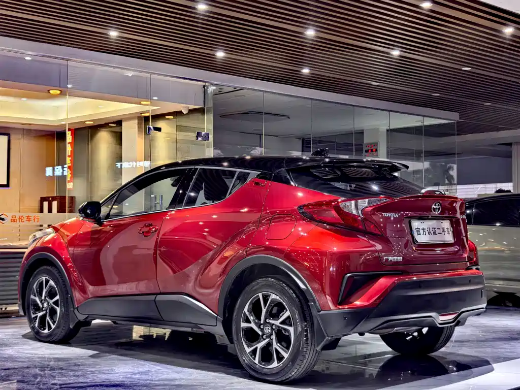Toyota C-HR — фото 17