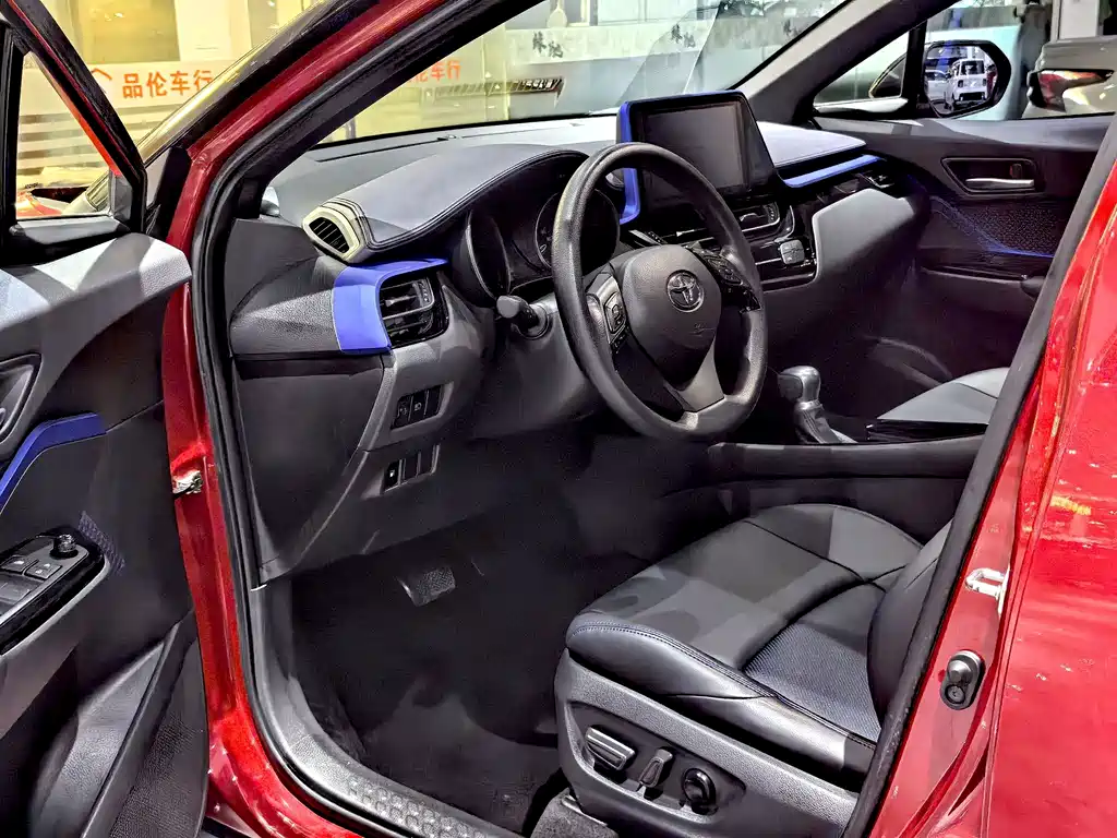 Toyota C-HR — фото 4